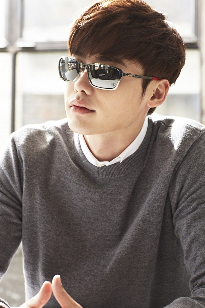 Jong Suk Lee