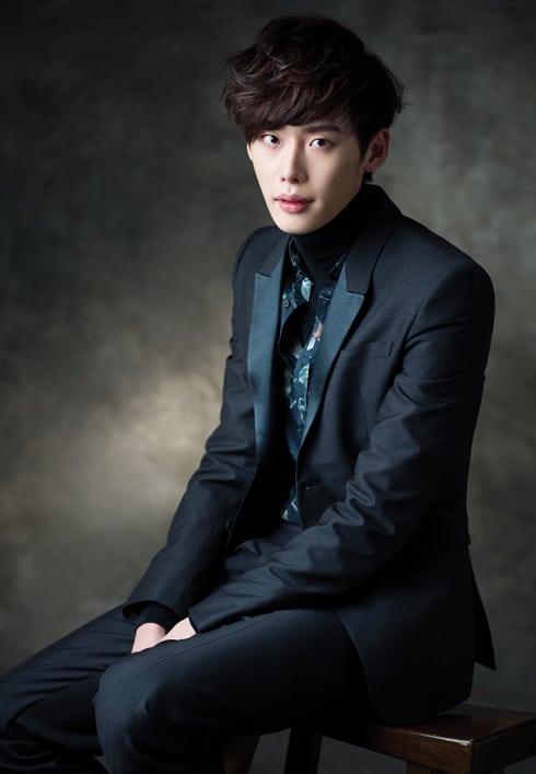 Jong Suk Lee