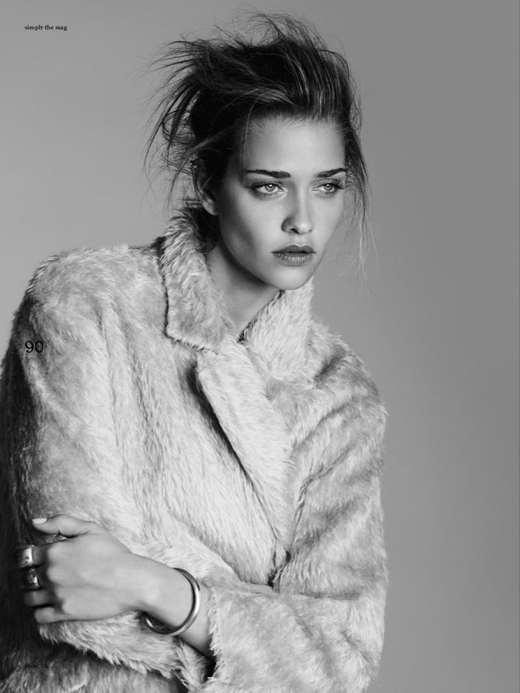 Ana Beatriz Barros