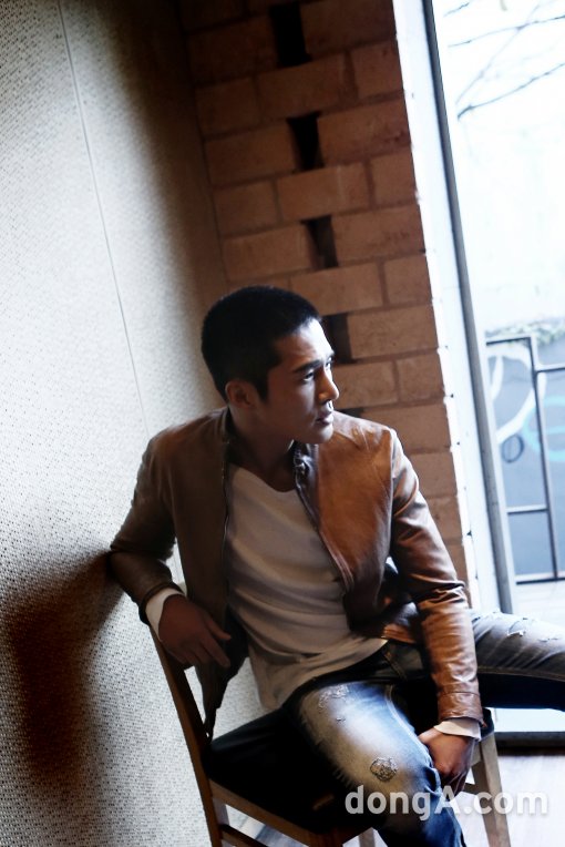 Dong-Hyuk Cho
