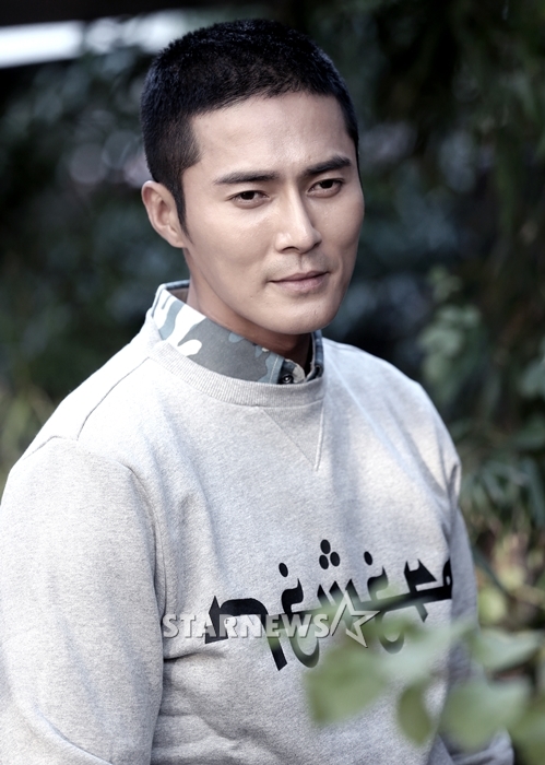 Dong-Hyuk Cho