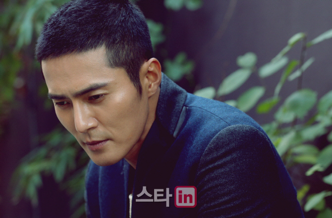 Dong-Hyuk Cho