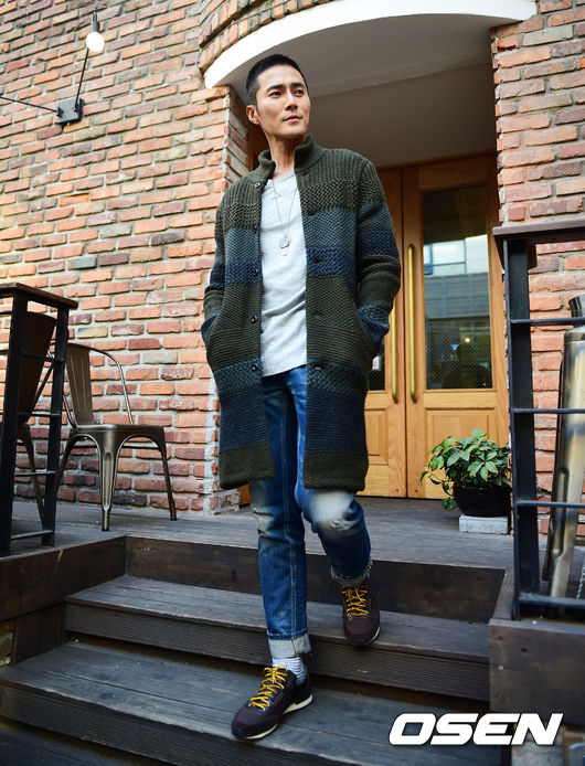 Dong-Hyuk Cho