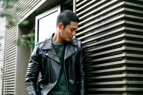 Dong-Hyuk Cho