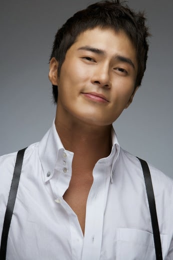 Dong-Hyuk Cho