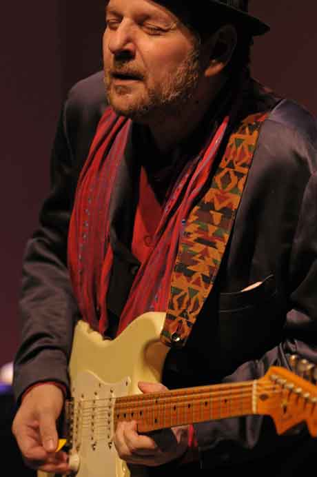 Ronnie Earl & the Broadcasters