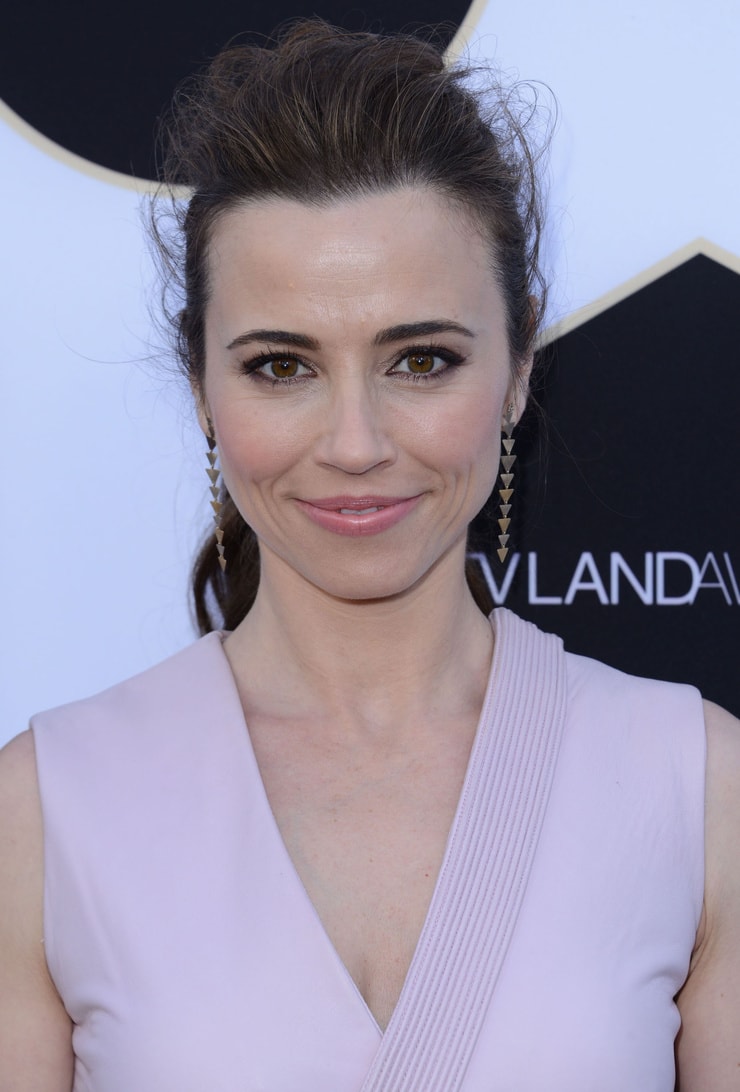 Linda Cardellini image