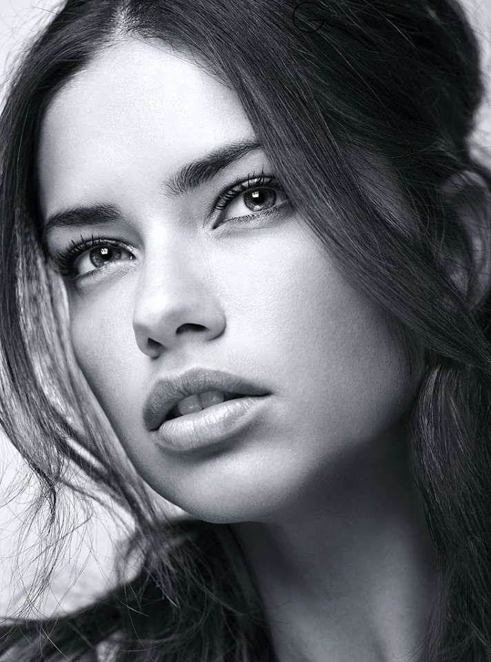 Picture of Adriana Lima