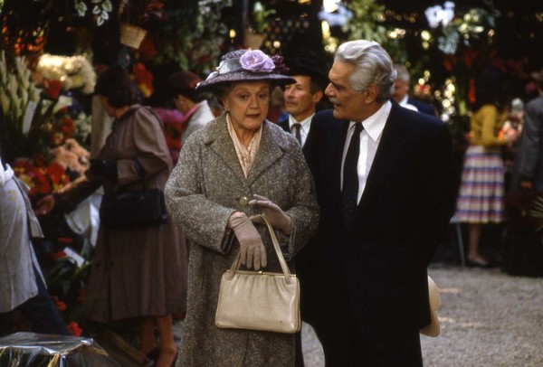 Mrs. 'Arris Goes to Paris Mrs. 'Arris Goes to Paris