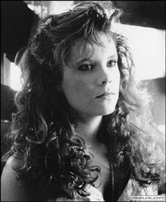Robyn Lively Robyn Lively
