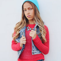 Skylar Stecker