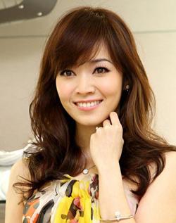 Patty Hou (侯佩岑) Patty Hou (侯佩岑)