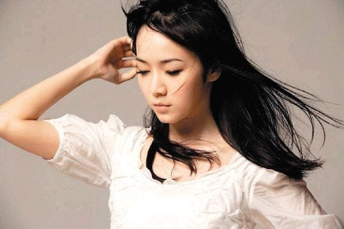 Patty Hou (侯佩岑) Patty Hou (侯佩岑)