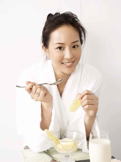 Janine Chang (張鈞甯)