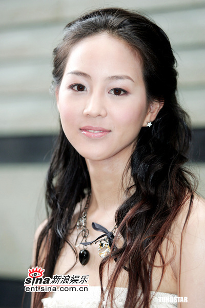 Janine Chang (張鈞甯) Janine Chang (張鈞甯)
