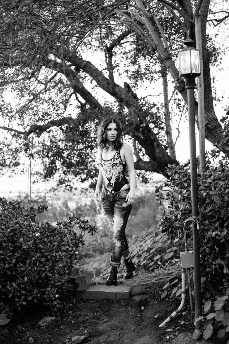 Sammi Hanratty Sammi Hanratty