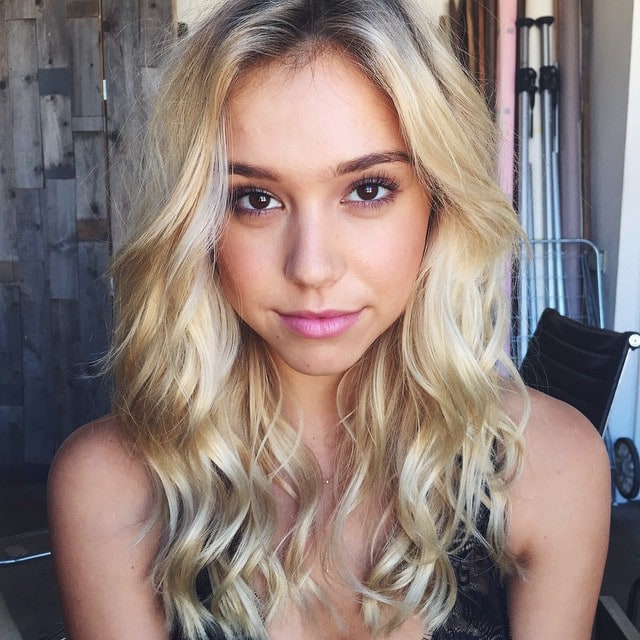 Alexis Ren