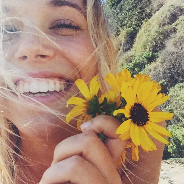 Alexis Ren