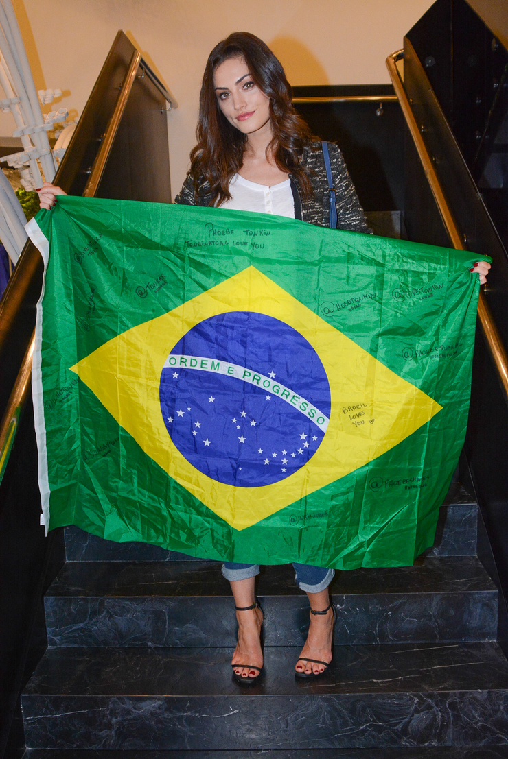 Phoebe Tonkin