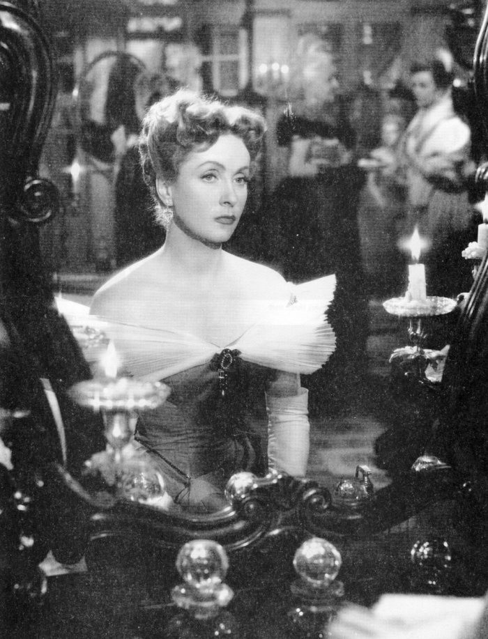 The Earrings of Madame de... (1953)