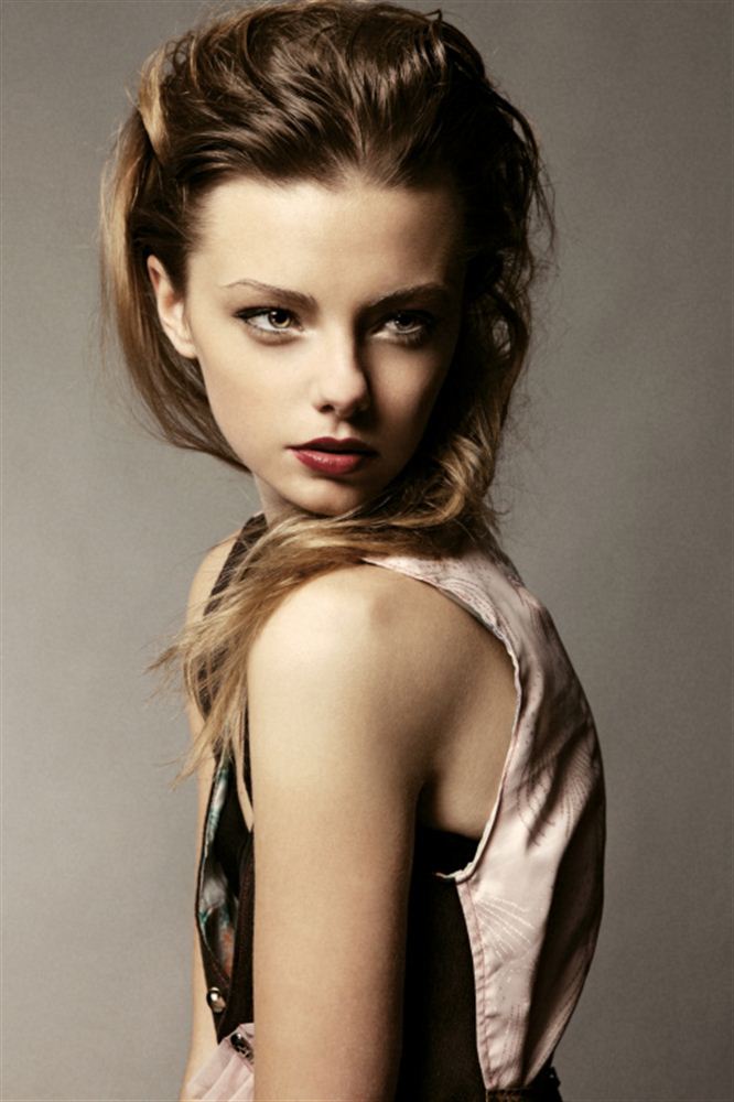 Adela Tomeckova Adela Tomeckova