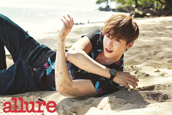 Jong Suk Lee