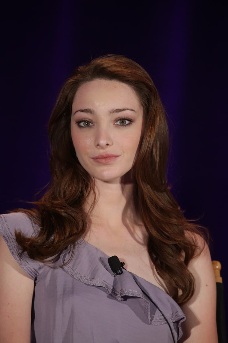 Emma Dumont