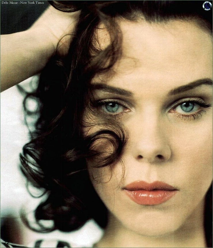 Debi Mazar