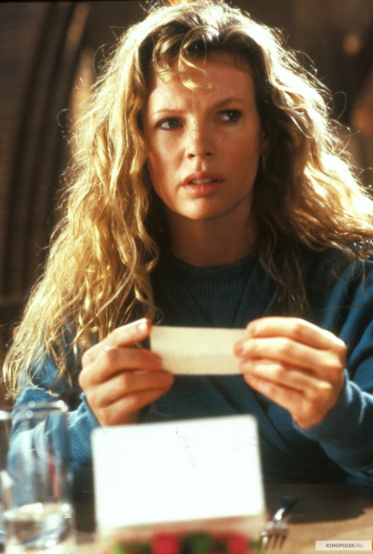 Vicki Vale (Kim Basinger) Vicki Vale (Kim Basinger)