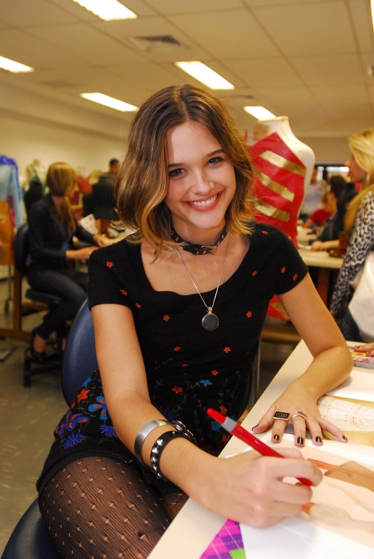 Juliana Paiva Juliana Paiva