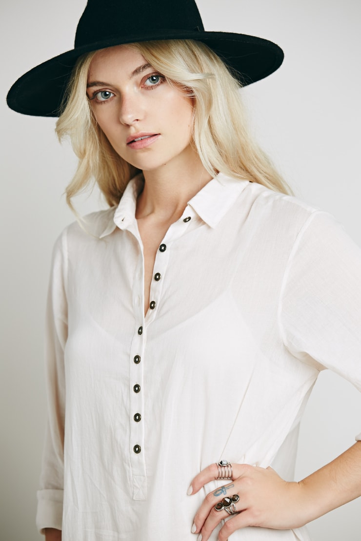 Farah Holt Farah Holt