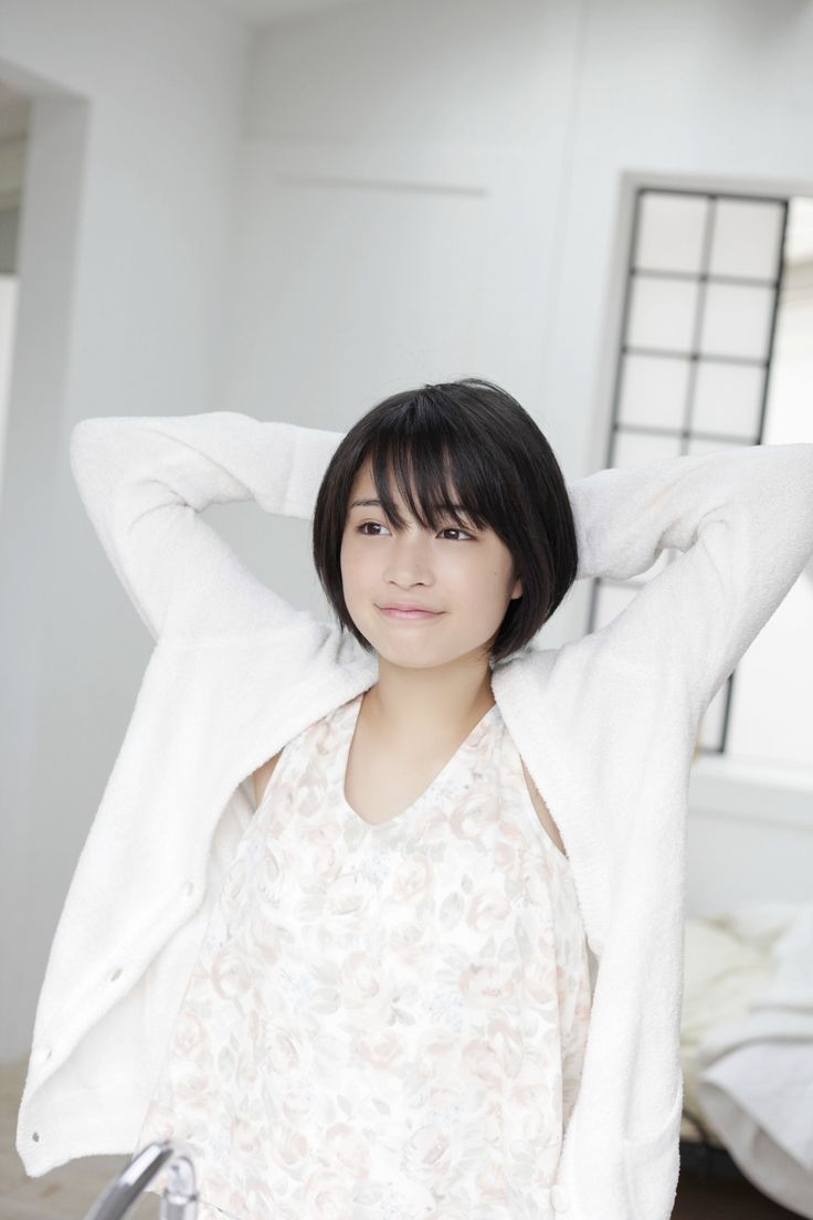 Suzu Hirose