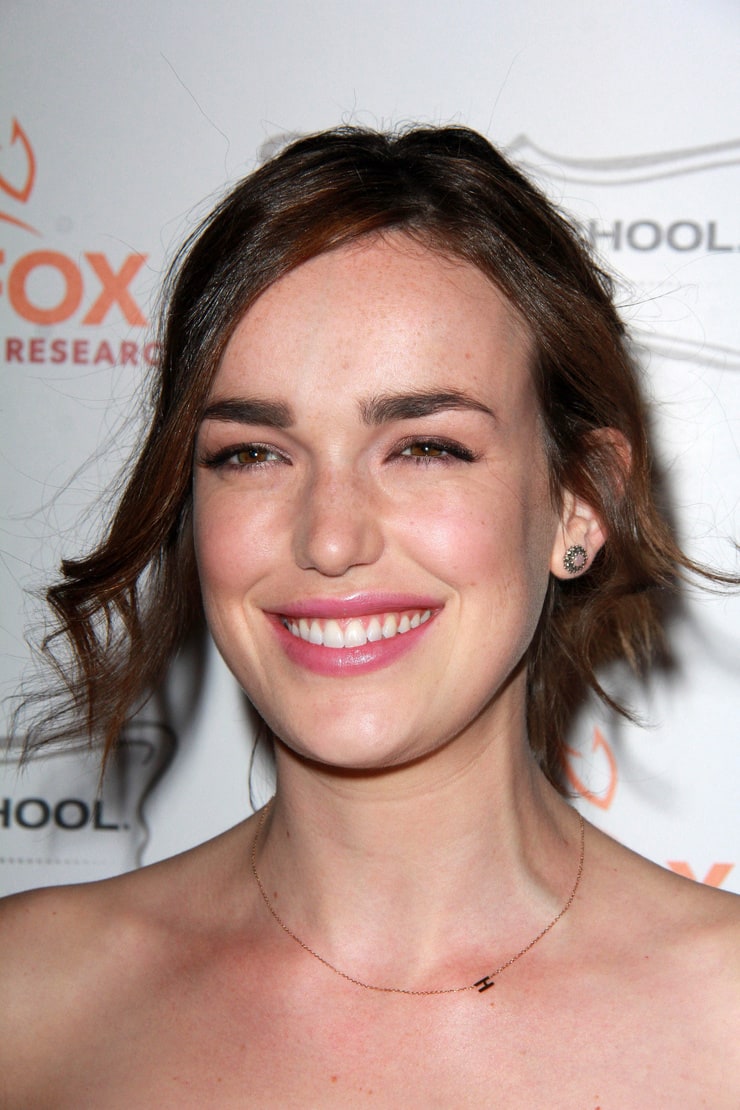 Elizabeth Henstridge