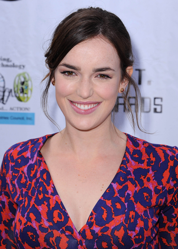 Elizabeth Henstridge Elizabeth Henstridge