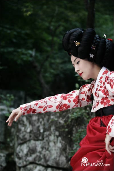 Ji-won Ha Ji-won Ha