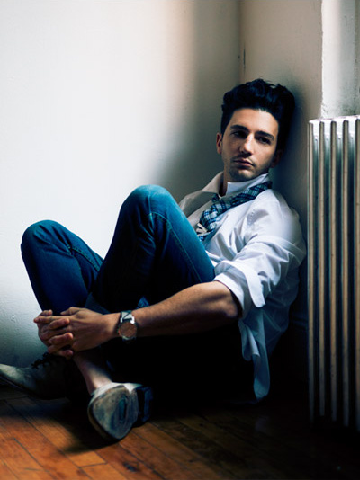 John Magaro picture