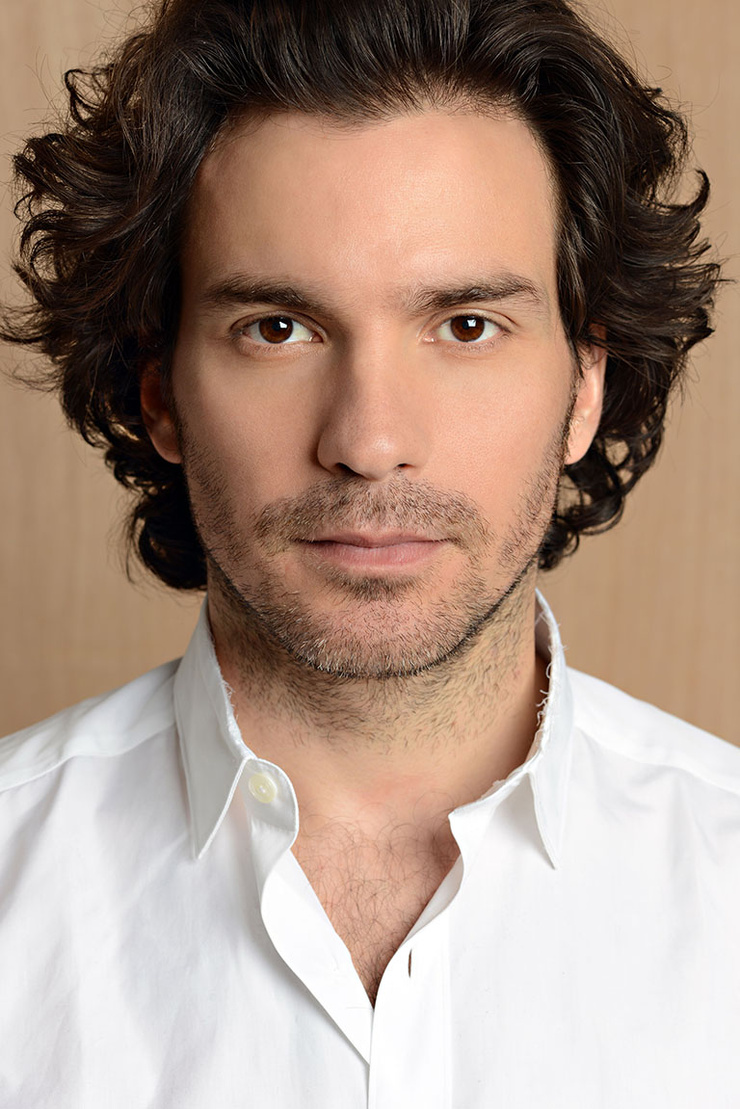 Santiago Cabrera