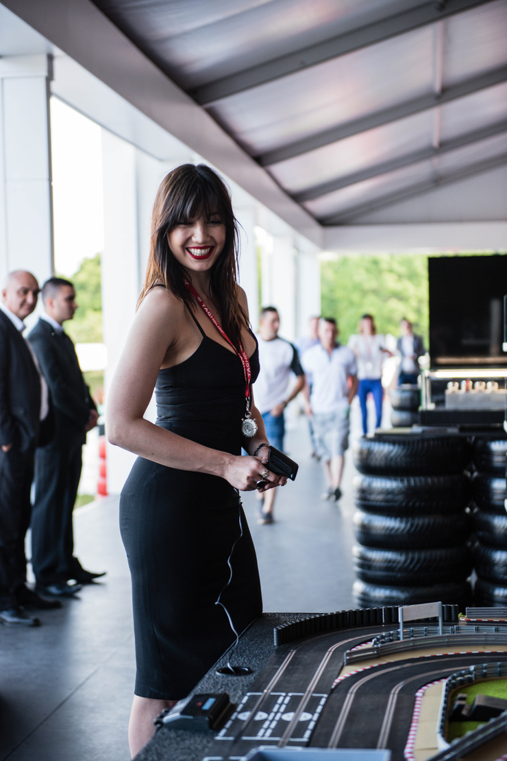 Daisy Lowe