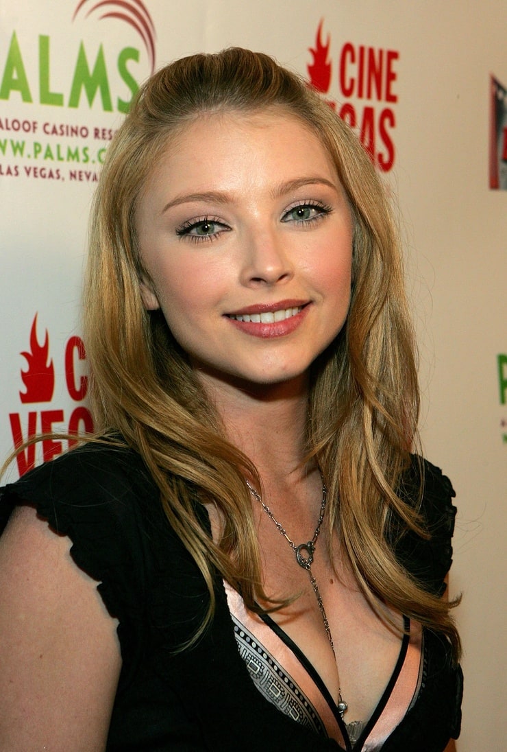 Elisabeth Harnois