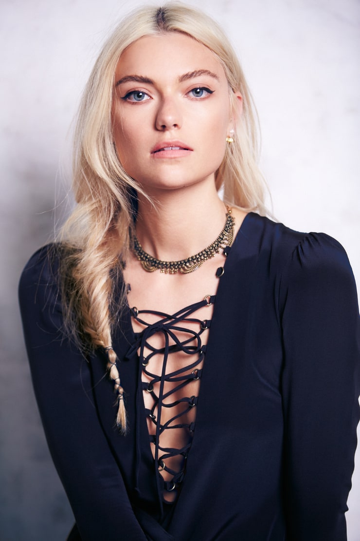 Farah Holt Farah Holt