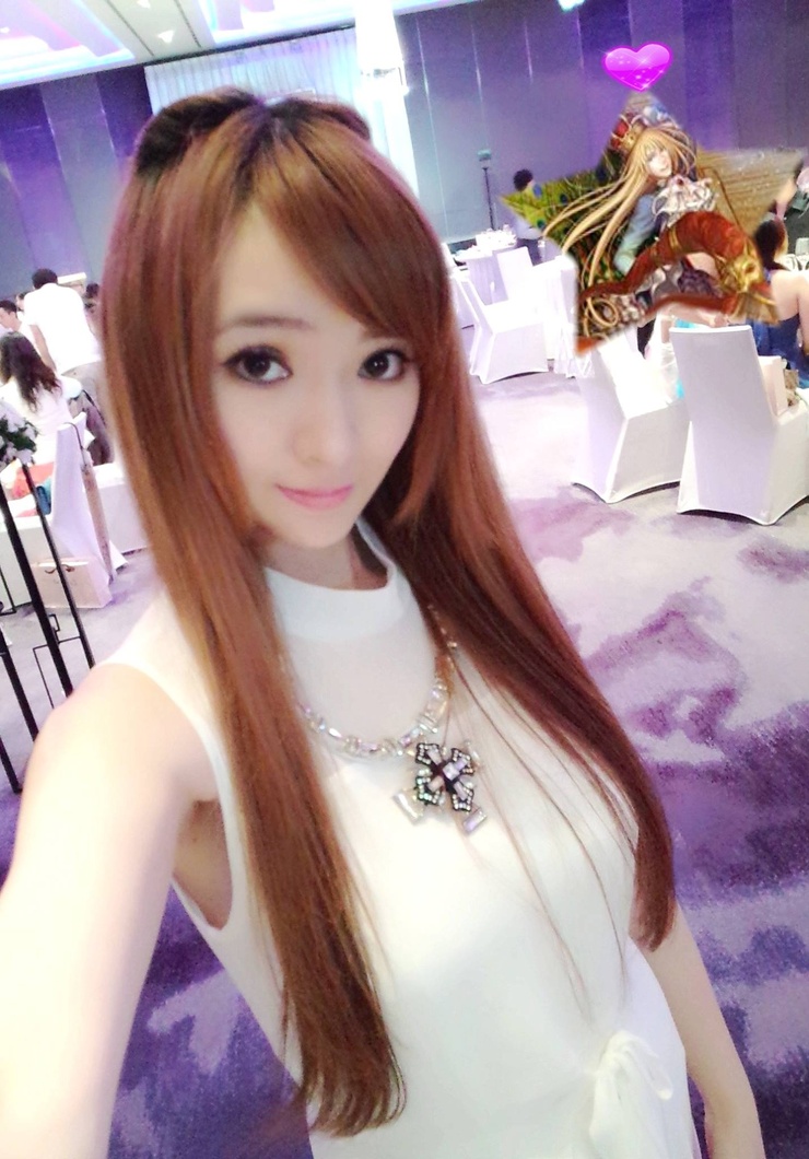 Jiang Xin Yue 江心玥 (Amy) Jiang Xin Yue 江心玥 (Amy)