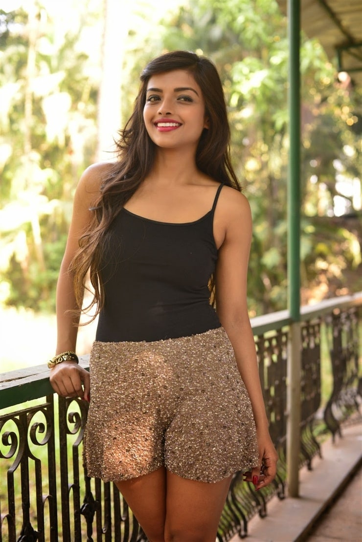 Ashna Zaveri