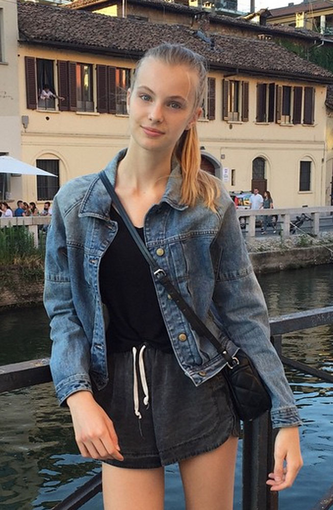 Chloe Vialaret Chloe Vialaret