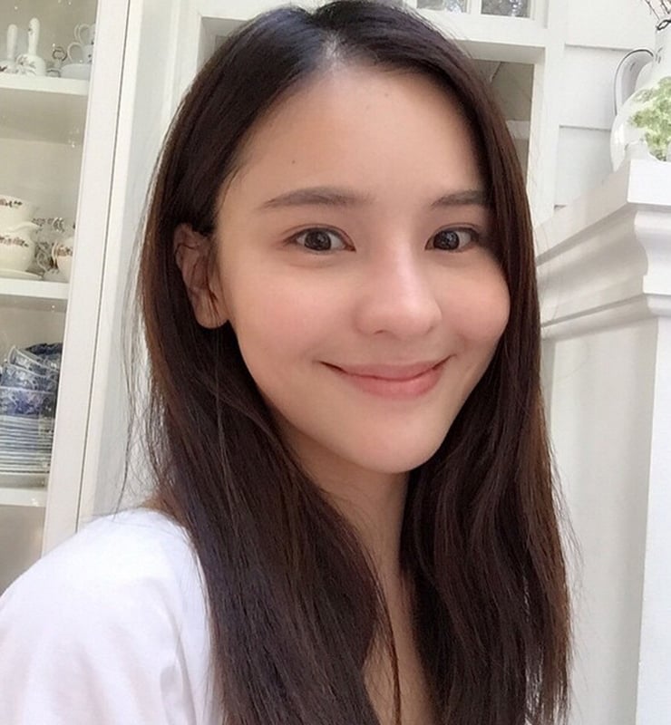 Aom Sushar picture