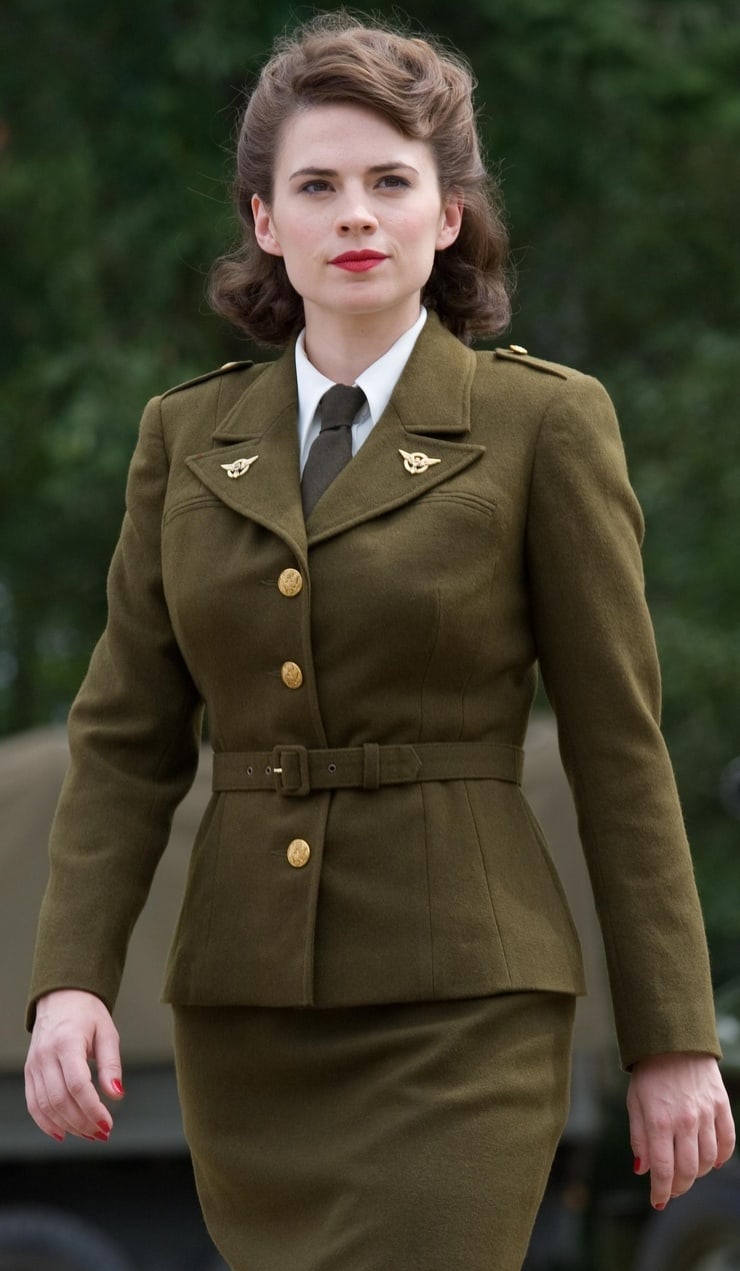 Peggy Carter (Hayley Atwell)