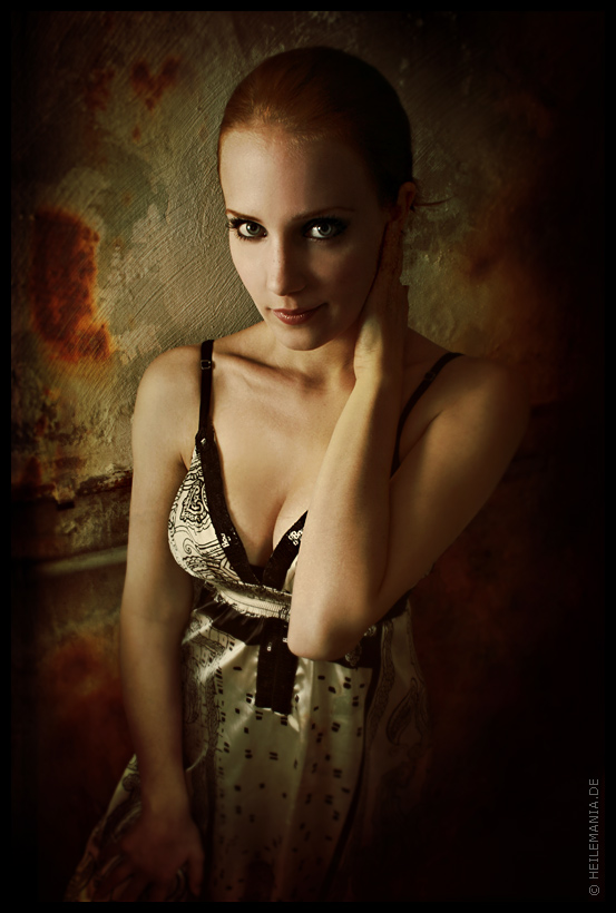 Simone Simons