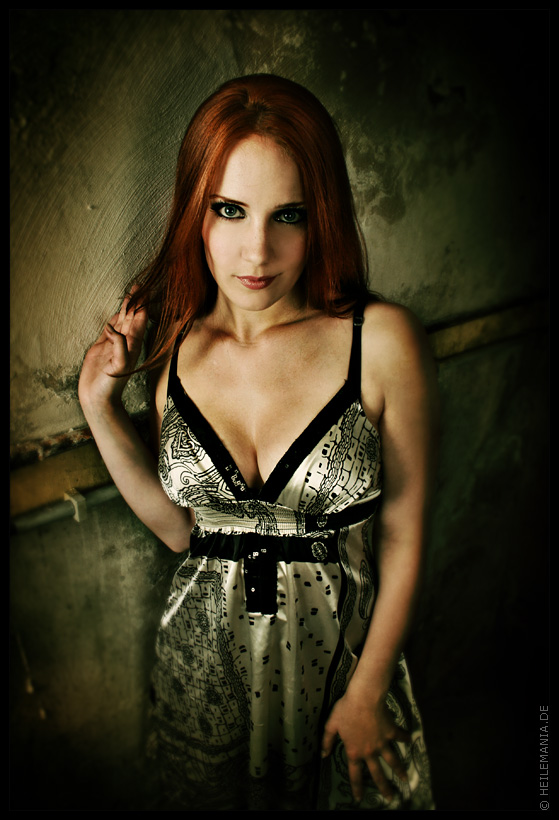Simone Simons Simone Simons
