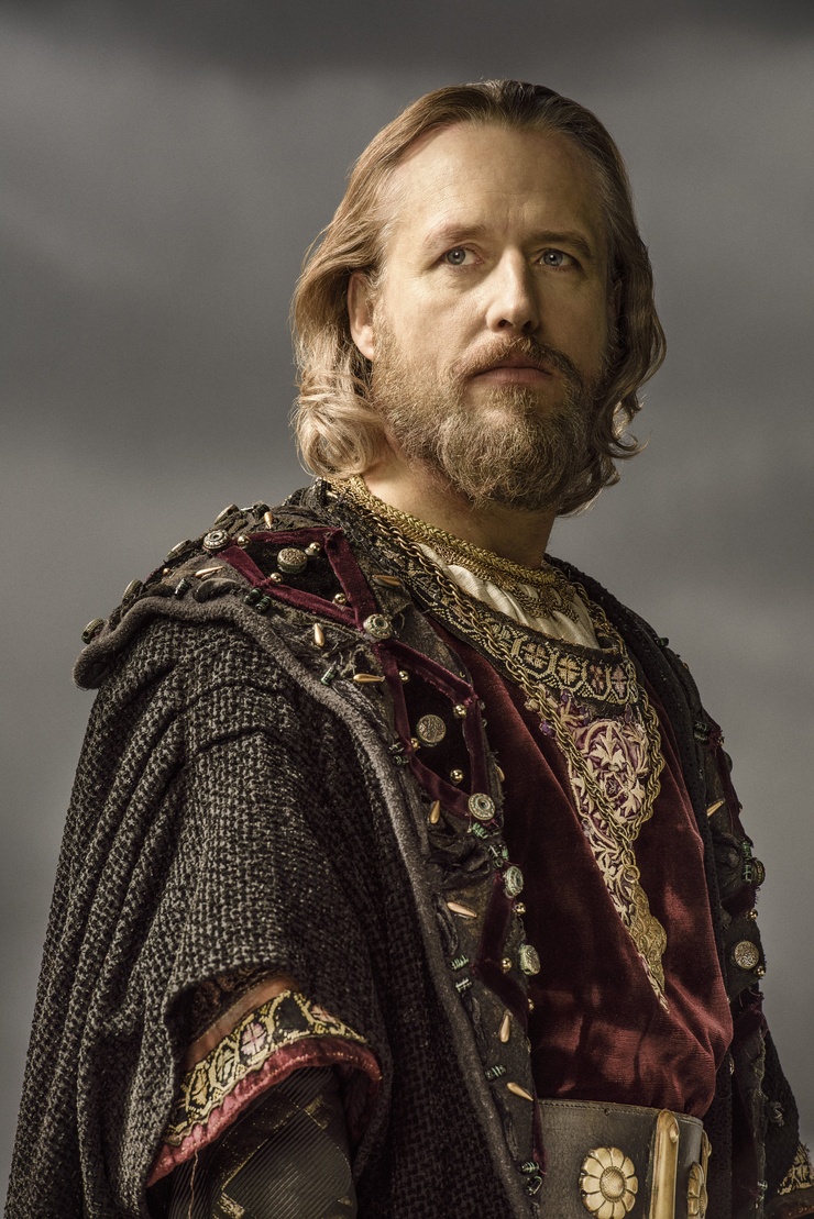 King Ecbert (Linus Roache)
