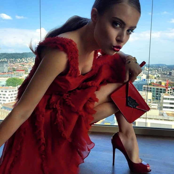 Xenia Tchoumitcheva Xenia Tchoumitcheva