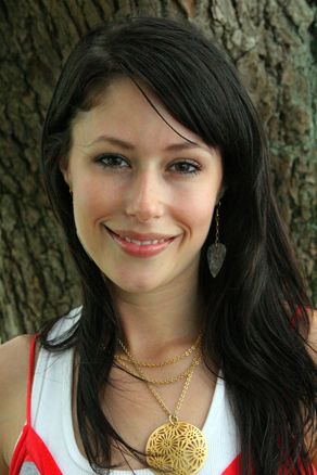 Amanda Crew